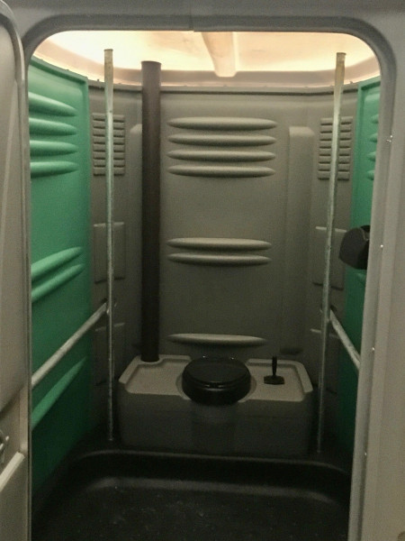 wc-chimique  à Ergué-Gabéric